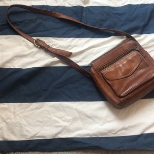 Vintage style Fossil crossbody purse !